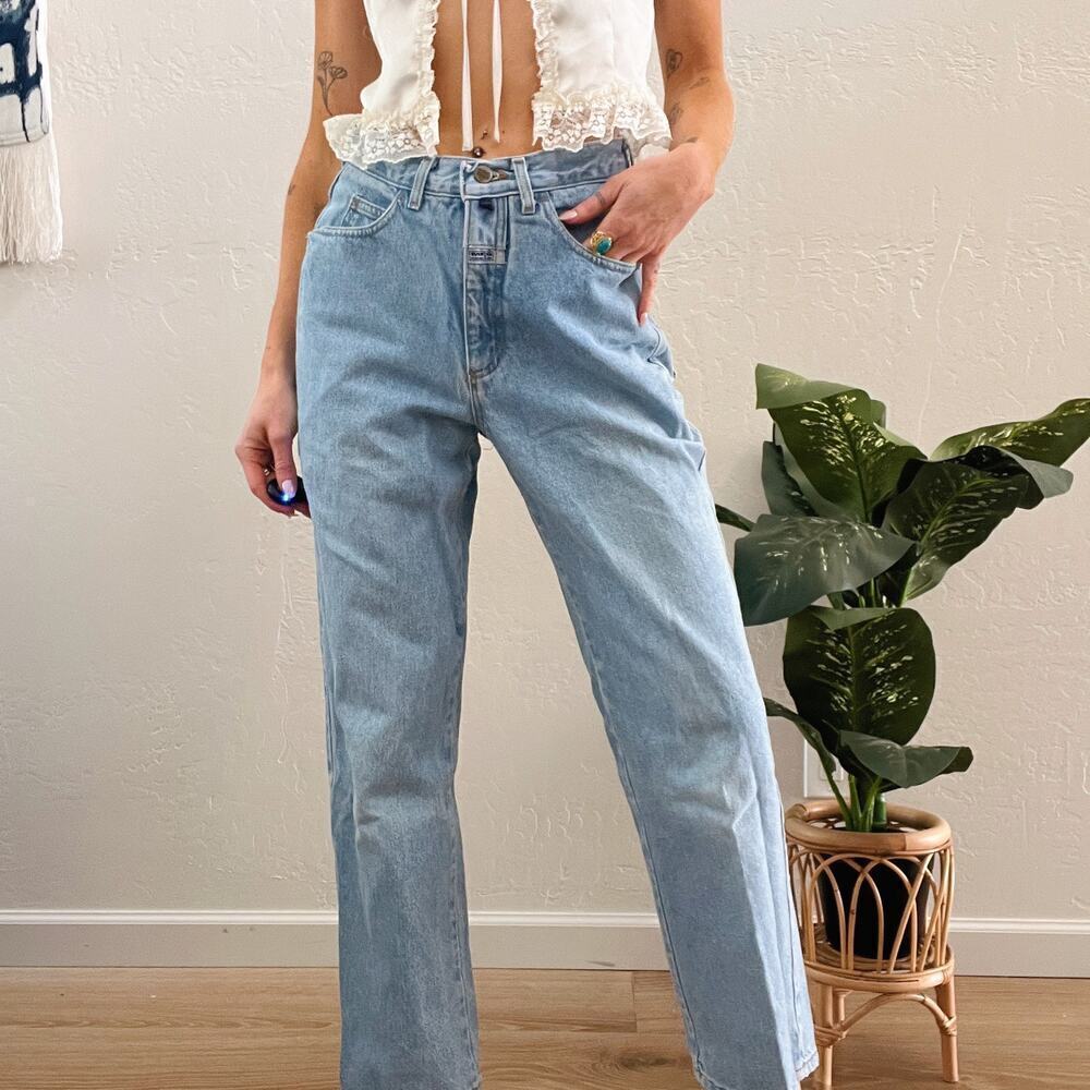 Vintage Light Wash High Rise Straight Leg Mom Jeans